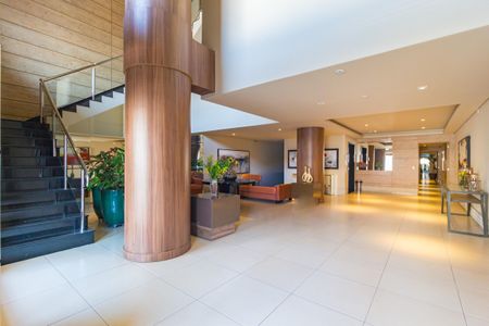 Apartamento à venda com 84m², 2 quartos e 2 vagasHall social