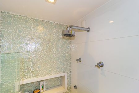 Apartamento à venda com 84m², 2 quartos e 2 vagasBanheiro da Suíte