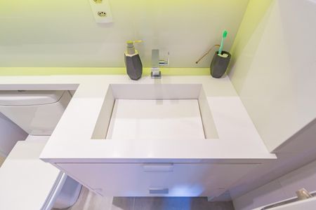 Apartamento à venda com 84m², 2 quartos e 2 vagasBanheiro da Suíte