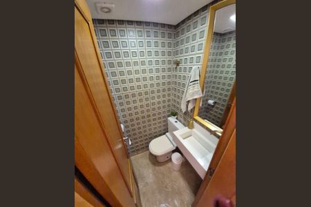 Apartamento à venda com 146m², 4 quartos e 4 vagasBanheiro Social