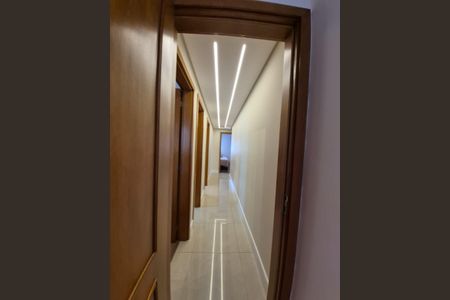 Apartamento à venda com 146m², 4 quartos e 4 vagasCorredor