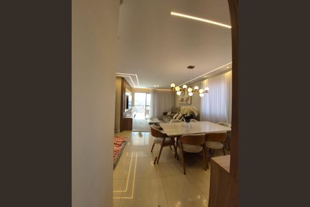 Apartamento à venda com 146m², 4 quartos e 4 vagasSala