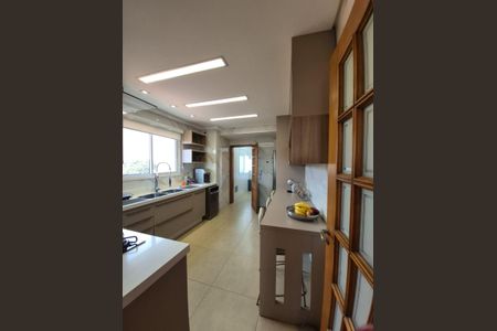 Apartamento à venda com 146m², 4 quartos e 4 vagasCozinha