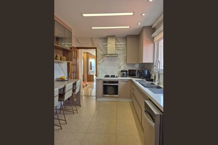 Apartamento à venda com 146m², 4 quartos e 4 vagasCozinha