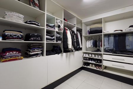 Casa à venda com 277m², 3 quartos e 3 vagas Casa à venda com 277m², 3 quartos e 3 vagasEdícula