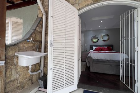 Casa à venda com 277m², 3 quartos e 3 vagas Casa à venda com 277m², 3 quartos e 3 vagasVaranda da Suíte