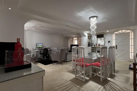 Sala de casa para alugar com 3 quartos, 277m² em Jardim Santa Mena, Guarulhos