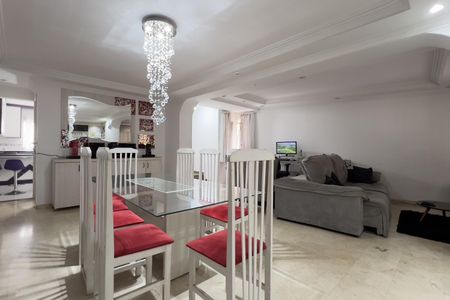 Sala de casa para alugar com 3 quartos, 277m² em Jardim Santa Mena, Guarulhos