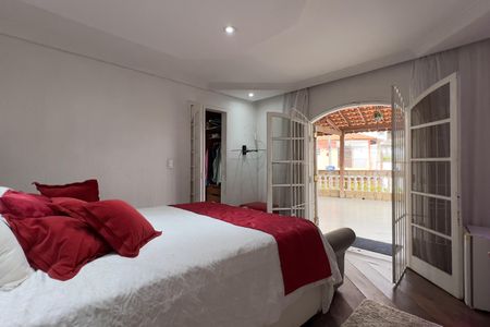 Casa à venda com 277m², 3 quartos e 3 vagas Casa à venda com 277m², 3 quartos e 3 vagasSuíte