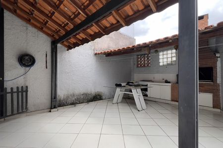 Casa à venda com 277m², 3 quartos e 3 vagas Casa à venda com 277m², 3 quartos e 3 vagasÁrea externa