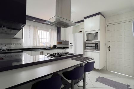 Casa à venda com 277m², 3 quartos e 3 vagas Casa à venda com 277m², 3 quartos e 3 vagasCozinha