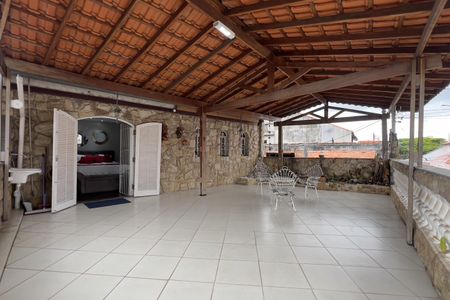 Casa à venda com 277m², 3 quartos e 3 vagas Casa à venda com 277m², 3 quartos e 3 vagasVaranda da Suíte