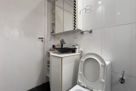 Casa à venda com 277m², 3 quartos e 3 vagas Casa à venda com 277m², 3 quartos e 3 vagasBanheiro da Suíte