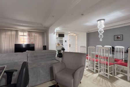 Casa à venda com 277m², 3 quartos e 3 vagas Casa à venda com 277m², 3 quartos e 3 vagasSala