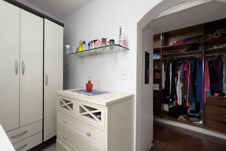 Casa à venda com 277m², 3 quartos e 3 vagas Casa à venda com 277m², 3 quartos e 3 vagasCloset da Suíte