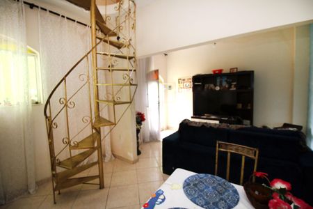 Sala de casa à venda com 3 quartos, 100m² em Irajá, Rio de Janeiro