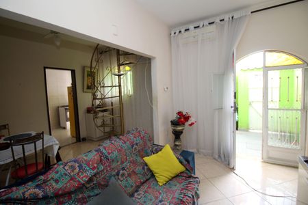 Sala de casa à venda com 3 quartos, 100m² em Irajá, Rio de Janeiro