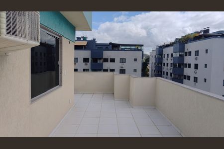 Apartamento à venda com 198m², 4 quartos e 2 vagas Apartamento à venda com 198m², 4 quartos e 2 vagasTerraço