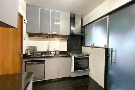 Apartamento à venda com 260m², 4 quartos e 5 vagas Apartamento à venda com 260m², 4 quartos e 5 vagasCozinha