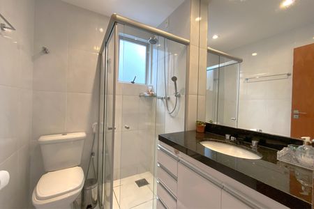 Apartamento à venda com 260m², 4 quartos e 5 vagas Apartamento à venda com 260m², 4 quartos e 5 vagasBanheiro 1