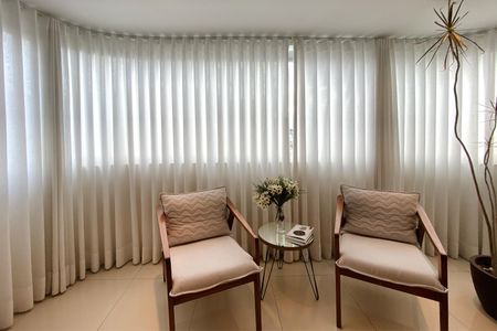 Apartamento à venda com 260m², 4 quartos e 5 vagas Apartamento à venda com 260m², 4 quartos e 5 vagasVaranda da Sala