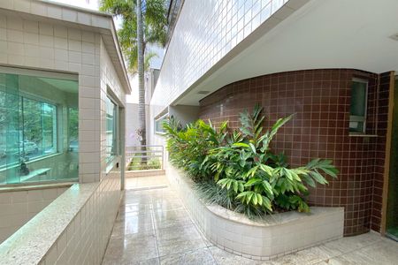 Apartamento à venda com 260m², 4 quartos e 5 vagas Apartamento à venda com 260m², 4 quartos e 5 vagasÁrea comum - Entrada