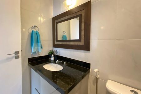 Apartamento à venda com 260m², 4 quartos e 5 vagas Apartamento à venda com 260m², 4 quartos e 5 vagasBanheiro 2