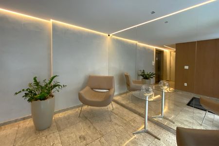 Apartamento à venda com 260m², 4 quartos e 5 vagas Apartamento à venda com 260m², 4 quartos e 5 vagasÁrea comum - Hall