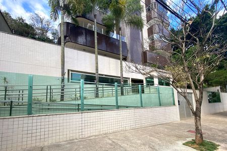 Apartamento à venda com 260m², 4 quartos e 5 vagas Apartamento à venda com 260m², 4 quartos e 5 vagasFachada