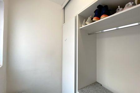 Apartamento à venda com 260m², 4 quartos e 5 vagas Apartamento à venda com 260m², 4 quartos e 5 vagasQuarto de Serviço
