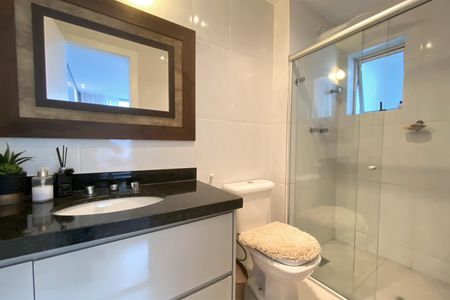 Apartamento à venda com 260m², 4 quartos e 5 vagas Apartamento à venda com 260m², 4 quartos e 5 vagasBanheiro 2