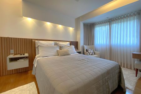 Apartamento à venda com 260m², 4 quartos e 5 vagas Apartamento à venda com 260m², 4 quartos e 5 vagasSuite