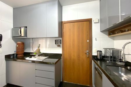 Apartamento à venda com 260m², 4 quartos e 5 vagas Apartamento à venda com 260m², 4 quartos e 5 vagasCozinha