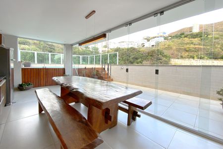 Apartamento à venda com 260m², 4 quartos e 5 vagas Apartamento à venda com 260m², 4 quartos e 5 vagasEspaço Gourmet