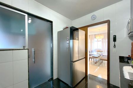 Apartamento à venda com 260m², 4 quartos e 5 vagas Apartamento à venda com 260m², 4 quartos e 5 vagasCozinha