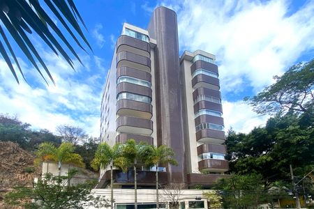 Apartamento à venda com 260m², 4 quartos e 5 vagas Apartamento à venda com 260m², 4 quartos e 5 vagasFachada