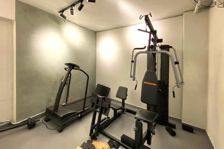 Apartamento à venda com 260m², 4 quartos e 5 vagas Apartamento à venda com 260m², 4 quartos e 5 vagasÁrea comum - Academia