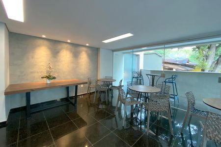 Apartamento à venda com 260m², 4 quartos e 5 vagas Apartamento à venda com 260m², 4 quartos e 5 vagasÁrea comum - Salão de festas