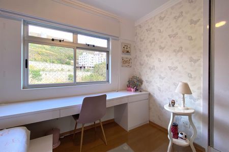 Apartamento à venda com 260m², 4 quartos e 5 vagas Apartamento à venda com 260m², 4 quartos e 5 vagasQuarto 1