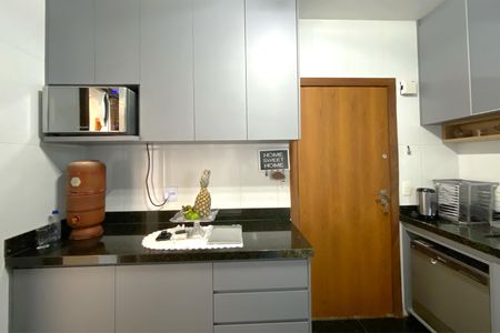 Apartamento à venda com 260m², 4 quartos e 5 vagas Apartamento à venda com 260m², 4 quartos e 5 vagasCozinha