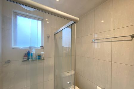 Apartamento à venda com 260m², 4 quartos e 5 vagas Apartamento à venda com 260m², 4 quartos e 5 vagasBanheiro da Suíte