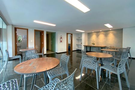 Apartamento à venda com 260m², 4 quartos e 5 vagas Apartamento à venda com 260m², 4 quartos e 5 vagasÁrea comum - Salão de festas