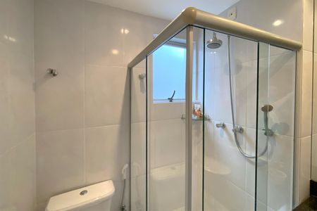 Apartamento à venda com 260m², 4 quartos e 5 vagas Apartamento à venda com 260m², 4 quartos e 5 vagasBanheiro 1