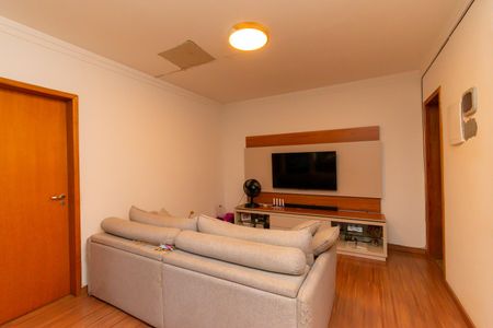 Casa à venda com 288m², 4 quartos e 5 vagas Casa à venda com 288m², 4 quartos e 5 vagasSala da Casa 2