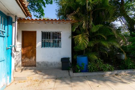 Casa à venda com 288m², 4 quartos e 5 vagas Casa à venda com 288m², 4 quartos e 5 vagasQuarto de Serviço