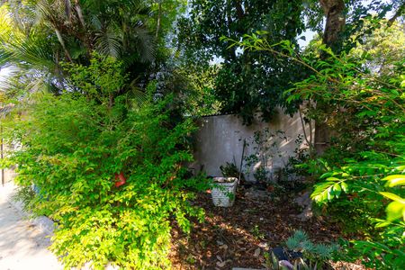 Casa à venda com 288m², 4 quartos e 5 vagas Casa à venda com 288m², 4 quartos e 5 vagasÁrea Externa