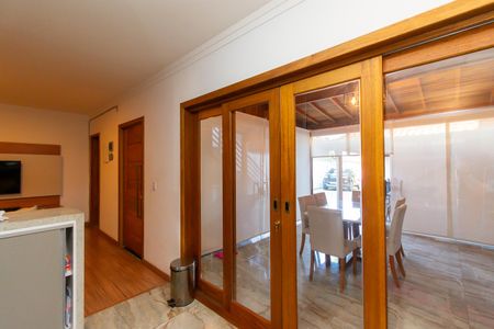 Casa à venda com 288m², 4 quartos e 5 vagas Casa à venda com 288m², 4 quartos e 5 vagasCozinha da Casa 2