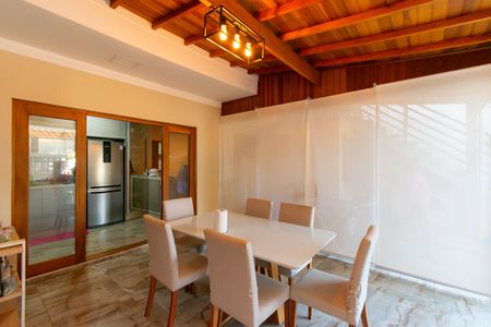 Casa à venda com 288m², 4 quartos e 5 vagas Casa à venda com 288m², 4 quartos e 5 vagasSala de Jantar da Casa 2