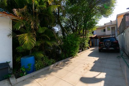 Casa à venda com 288m², 4 quartos e 5 vagas Casa à venda com 288m², 4 quartos e 5 vagasGaragem