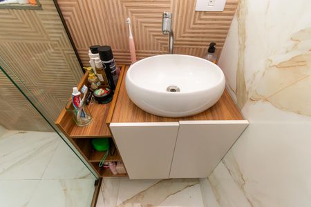 Casa à venda com 288m², 4 quartos e 5 vagas Casa à venda com 288m², 4 quartos e 5 vagasBanheiro da Suíte 1 da Casa 2